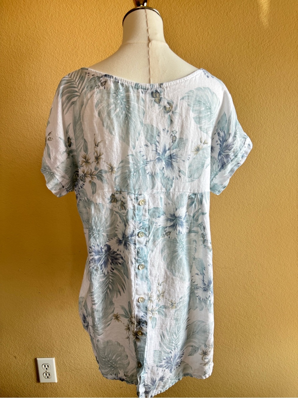 Terzo Millennio Linen Shirt Size M Green Floral Italy Button Detail Short Sleeve - Picture 7 of 13